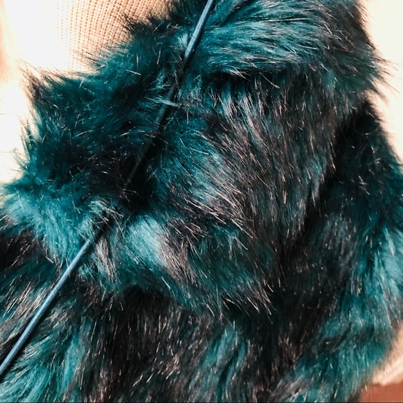 STUNNING TEAL FAUX FUR JACKET - Picture 15 of 15